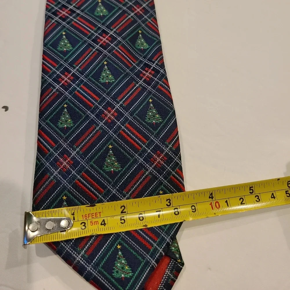 NWT Hallmark Holiday Traditions Tie men's